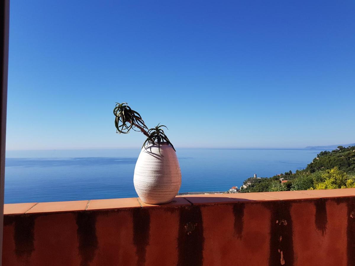 La Bouganvilla Charme & Relax Vista Mare Finale Ligure Exterior foto